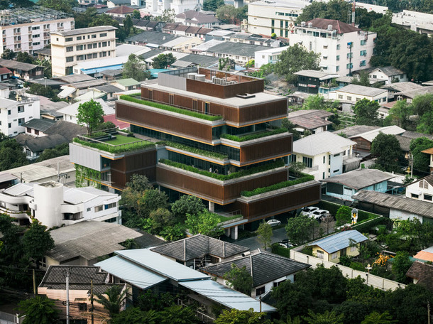 Офисное здание, имитирующее рисовые поля (Фото)
