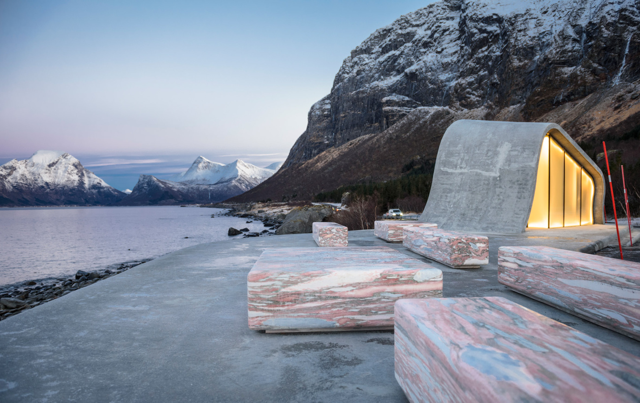 Туалет-волна из стекла и бетона в Норвегии (Фото)