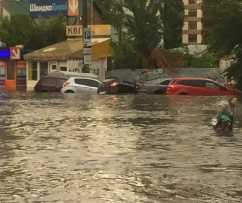 Киев затопило
