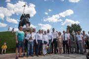 В Киеве открыли огромный памятник Илье Муромцу