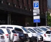 В Голосеевском районе на самовольно занятой земле обустроили платную парковку