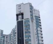 Многоэтажку в Киеве облицовывают солнечными панелями