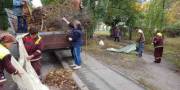 В Дарницком районе вывезли десятки тонн мусора после толоки