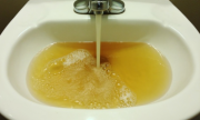 Жители Подольского района жалуются на плохое качество воды