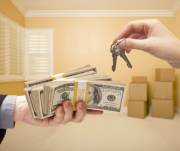 Выселять из жилья должников по валютным ипотечным кредитам не буду еще 2 года