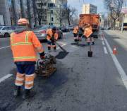 Коммунальщики рассказали, какие дороги ремонтируют сейчас в Киеве